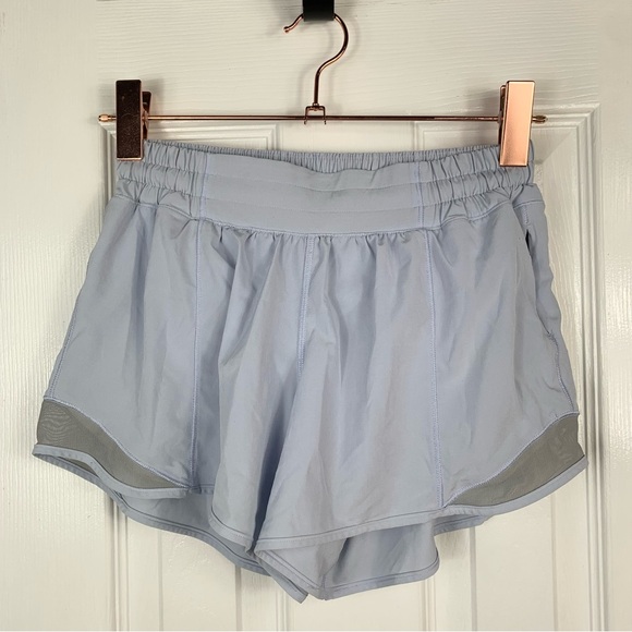 Lululemon Hotty Hot Short Long 4" Size 6 - Picture 1 of 4